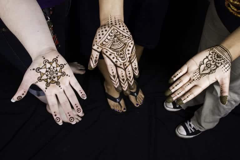 How Henna Art Could Improve a Birthday Party