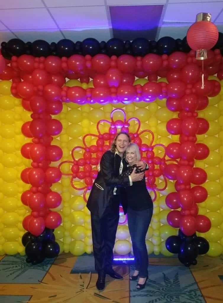Chinese Theme Balloon Wall Photo Oppertunity Corporate Event e1499456223104