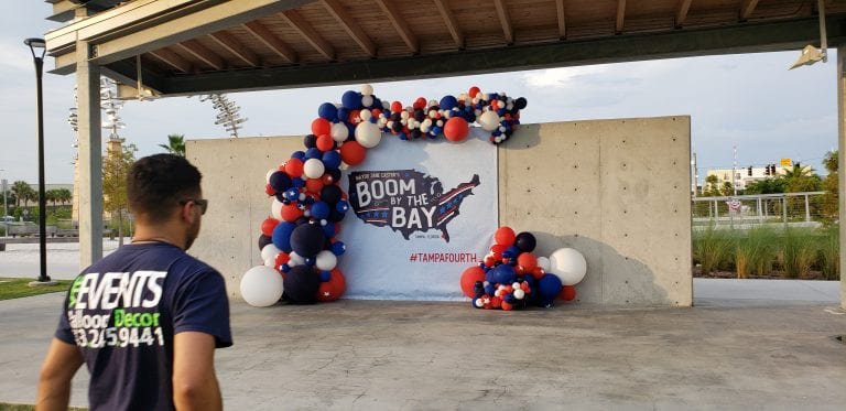 Boom by the Bay Tampa fourth of July Celebration uses Organic Balloon Decor to Highlight their Photo Opportunity