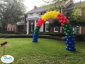Colorful ballon arch at private home 1