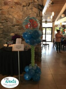 Nemo themed balloon column to welcome guests in private party