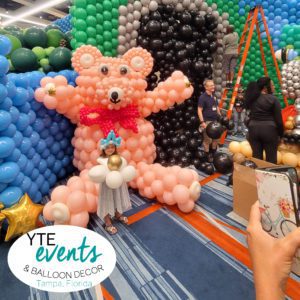 giant teddy bear balloon sculpture from give kids the world balloon wonderland build